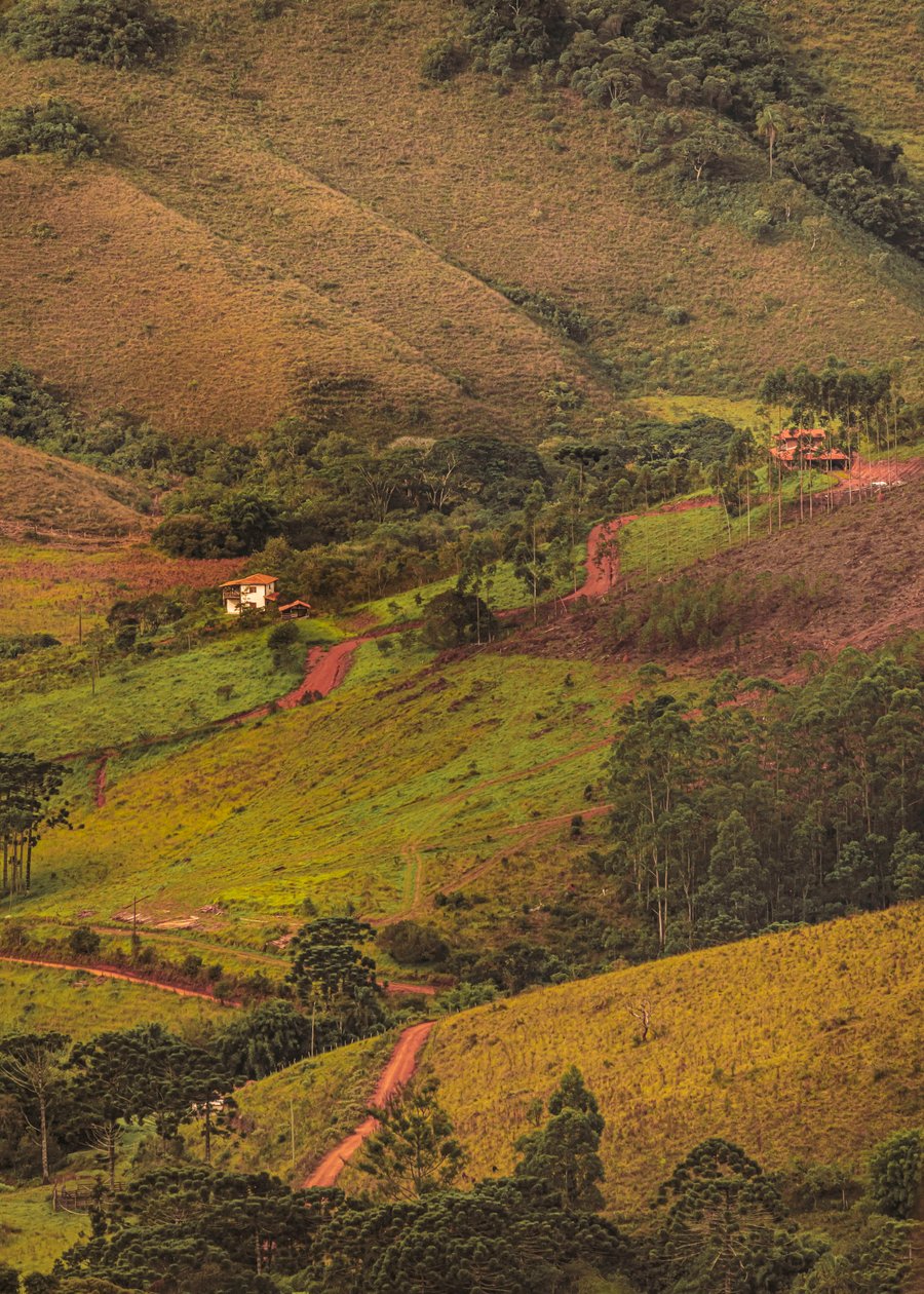 Montanhas de Minas, Brazilië, 2023 (foto) door Antonio Schubert
