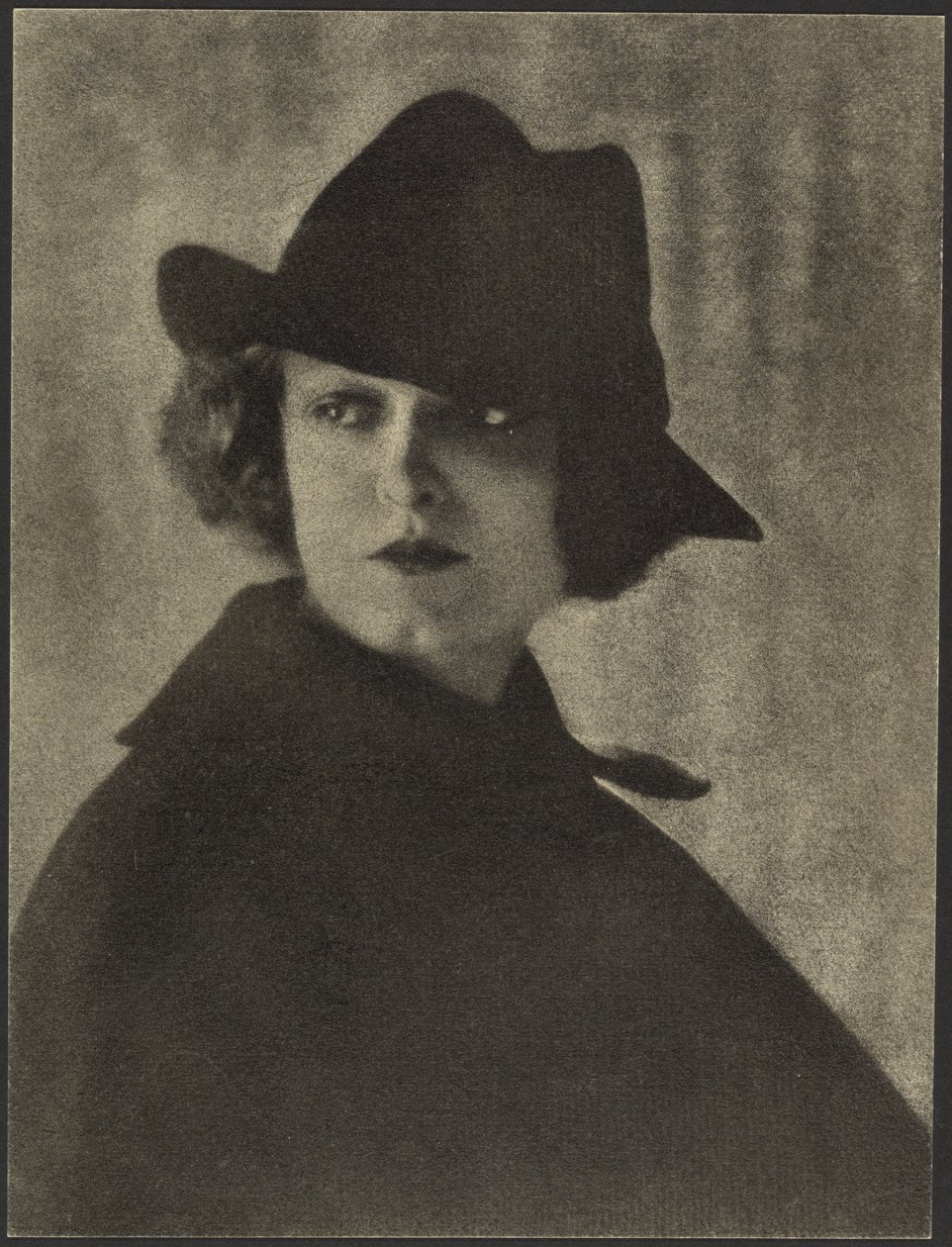 [Portret van een onbekende Hollywood actrice]. door Arthur F. Kales