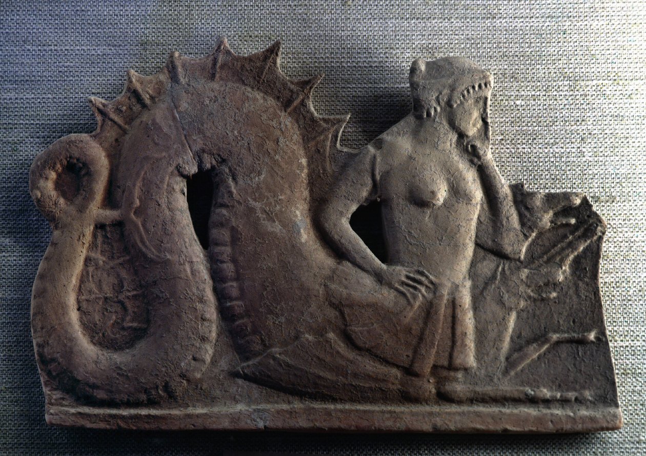 Het fabelachtige monster Scylla, dat samen met Charybde de Straat van Messina bewaakte. Musee du Louvre, Parijs. door Artist Unknown