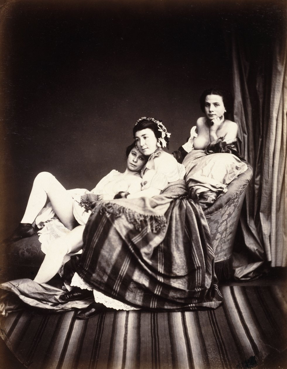 Drie Naakte Vrouwen op een Chaise Longue, ca. 1850 door Auguste Belloc