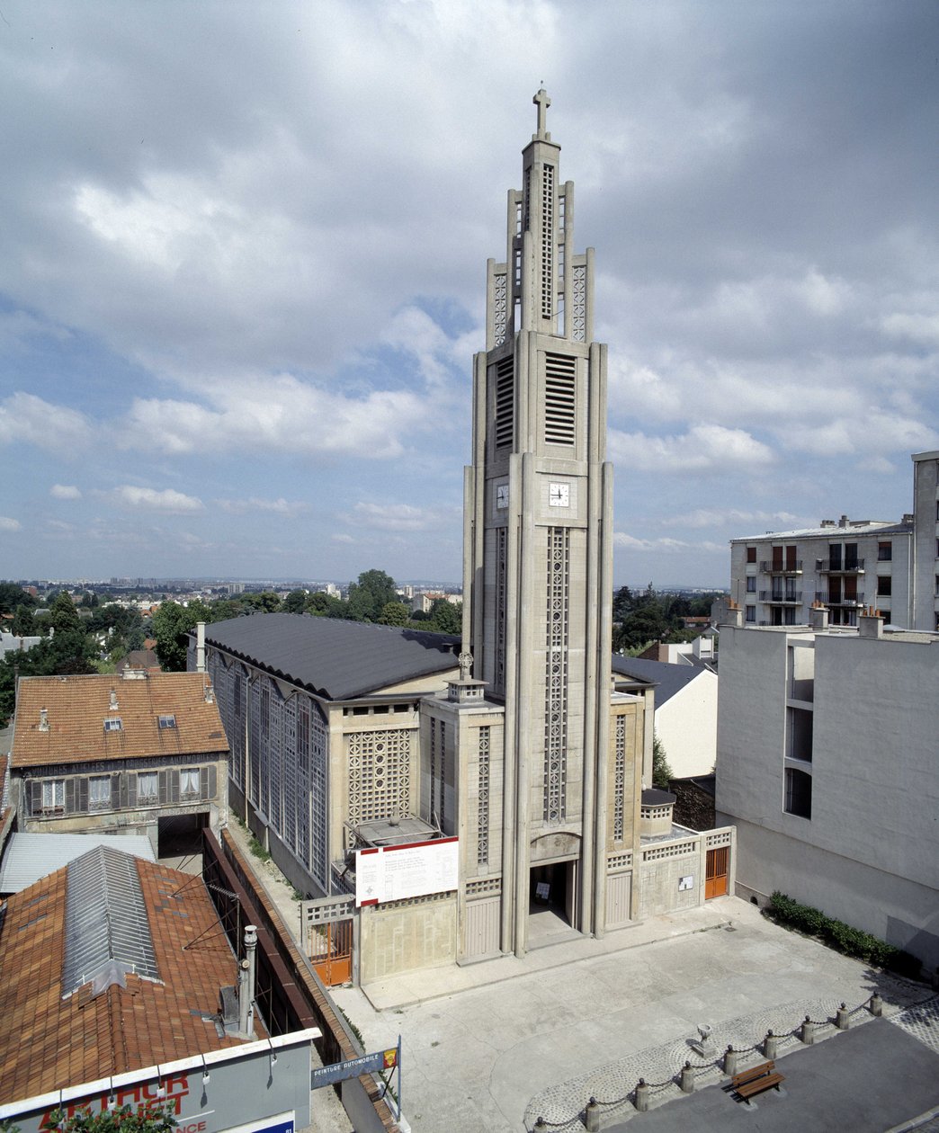 Algemeen zicht op de kerk Notre Dame de Le Raincy (Seine saint Denis) 1923 (foto) door Auguste Perret