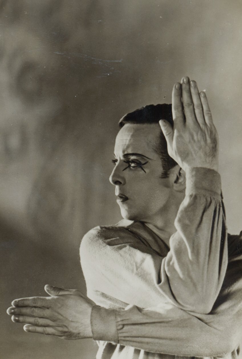Ansichtkaart van Robert Helpmann (1909-86) in The Wanderer 1941 door Australian Photographer