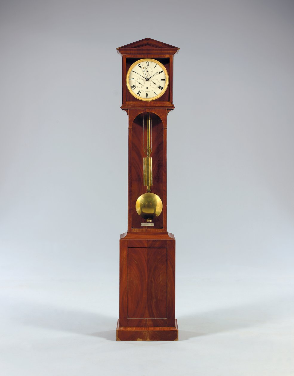 Een maandlopende bodenstanduhr met tijdsvergelijking en volledige kalender, 1806 door Austrian School