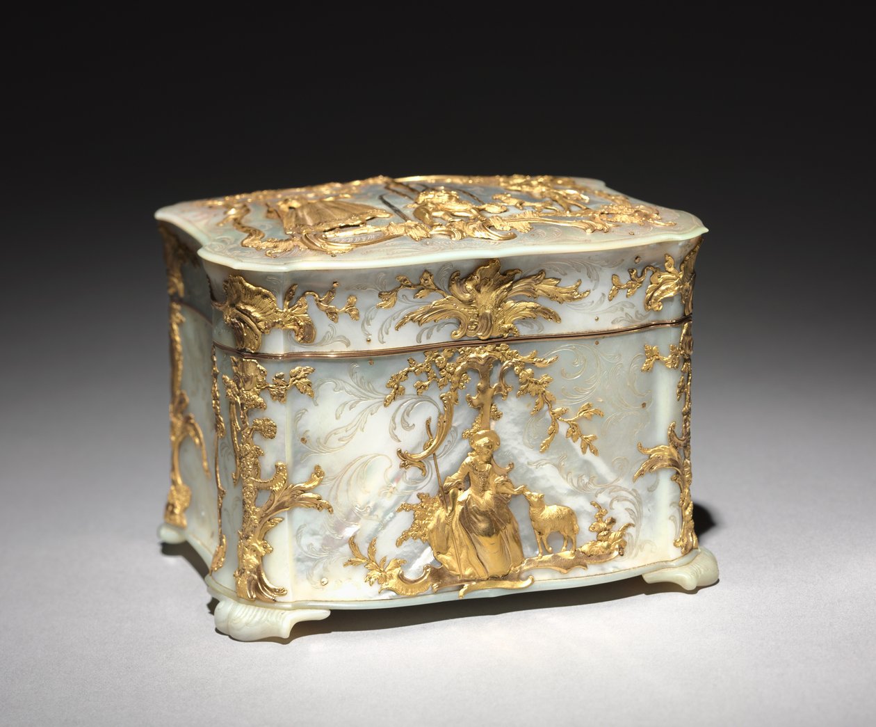 Gouden en parelmoeren doos, ca.1765 door Austrian School