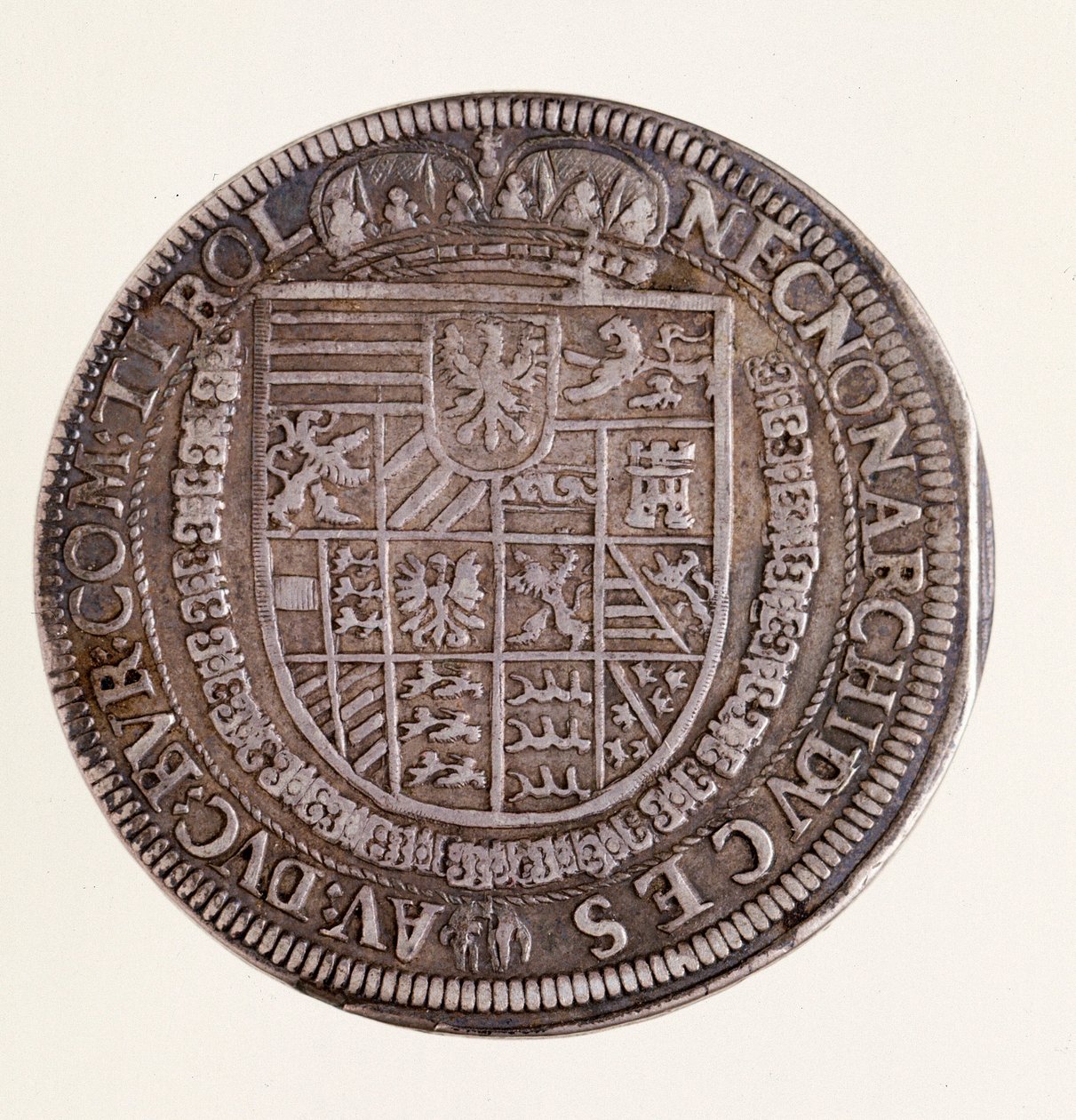 Zilveren munt (thaler) uit Tirol: regeerperiode van keizer Rudolf II (1552-1612). Diam. 4 cm Napels, nationaal archeologisch museum door Austrian School
