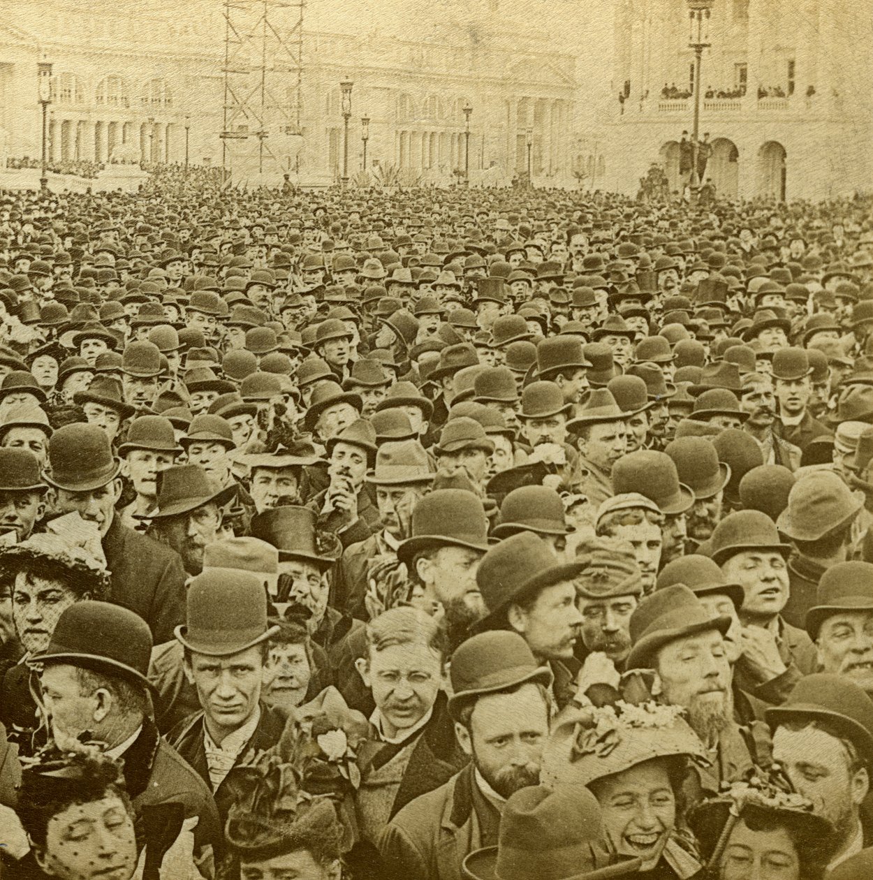Menigte bij de opening van de Columbian Exhibition, Chicago, Illinois, VS, 1893 door B. W. Kilburn