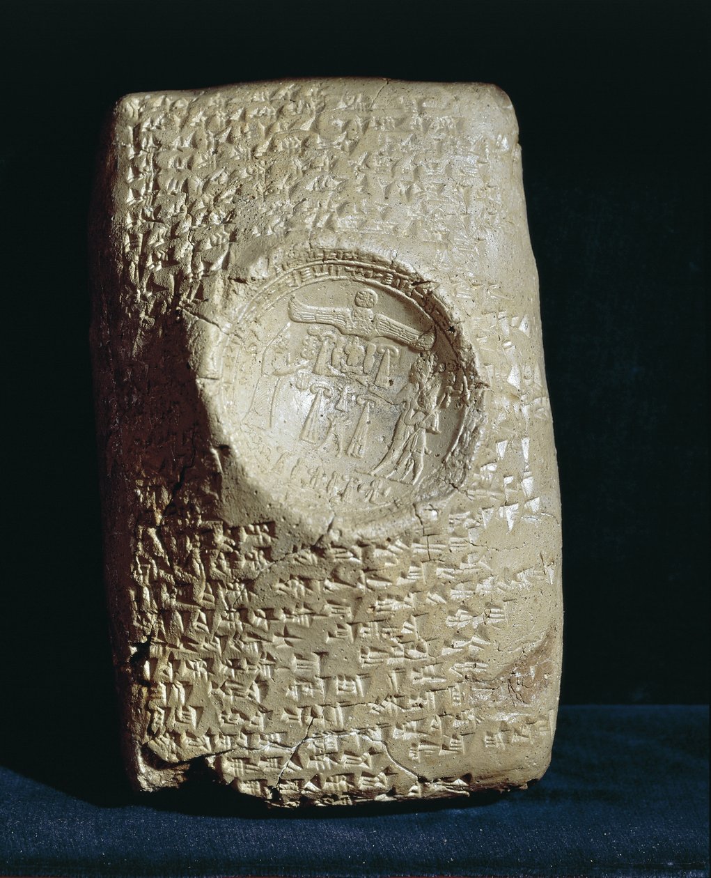 Tablet geschreven in Babylonisch spijkerschrift, afkomstig uit de ruïnes van het oude Ugarit (modern Ras-Shamra) door Babylonian Babylonian