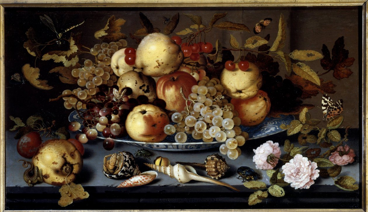 Stilleven van fruit, bloemen, schelpen en insecten door Balthasar van der Ast