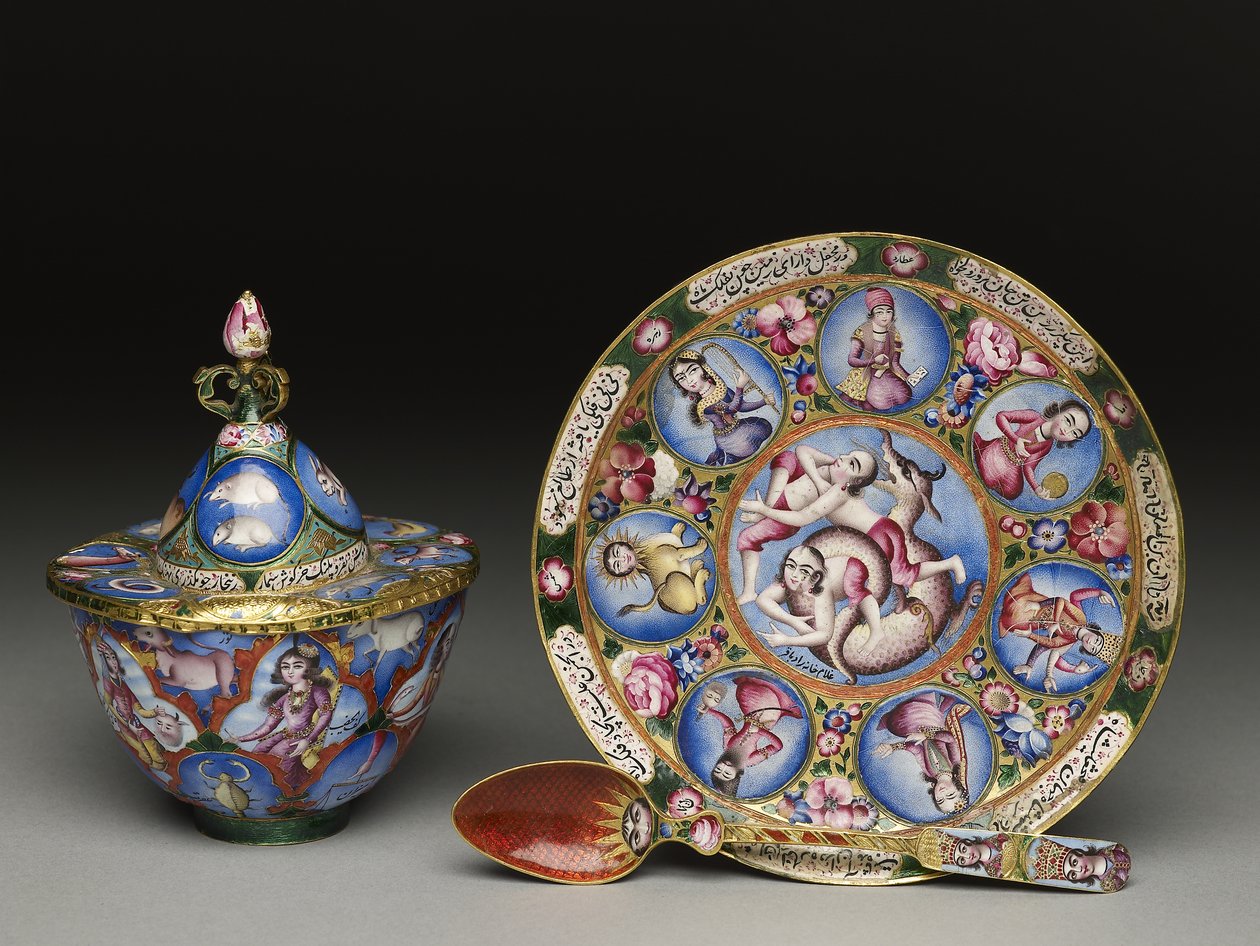 Kom met deksel, schotel en lepel met astrologische decoratie, begin 19e eeuw door Baqir