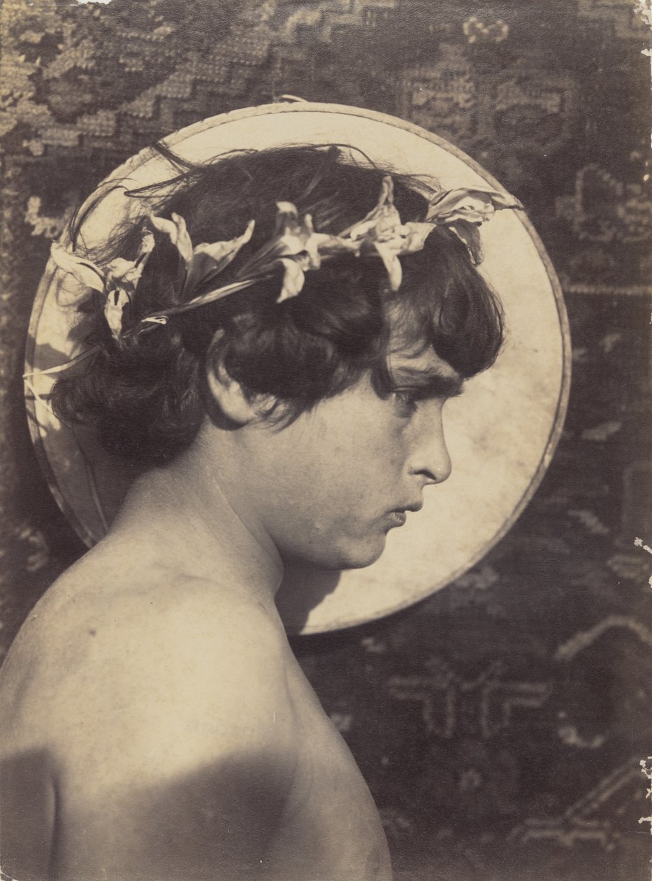[Siciliaanse Jongen met Lelie Kroon en Halo]. door Baron Wilhelm von Gloeden