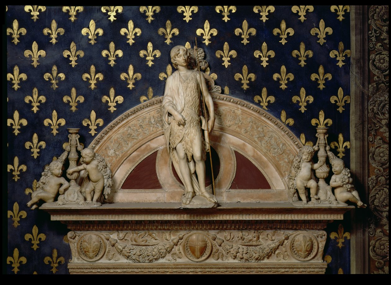 St. Johannes de Doper geflankeerd door twee kandelaars, van een deurkozijn in de Sala dei Gigli, 1470 door Benedetto da Maiano