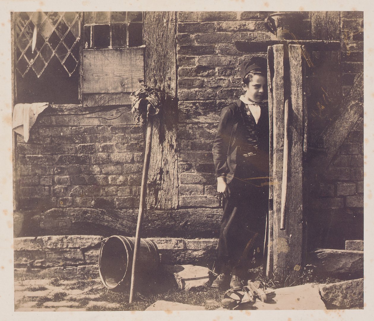 Walter Chamberlain verstopt zich achter Bredicot-pomp, midden jaren 1850 door Benjamin Brecknell Turner