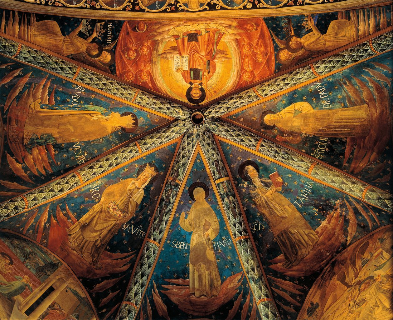Italië, Montefalco, Gewelf van apsis van de kerk van Sint Franciscus geschilderd met heiligen door Benozzo di Lese di Sandro Gozzoli