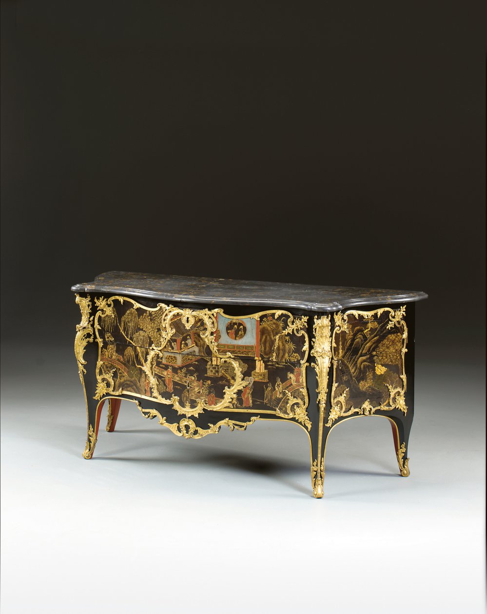 Louis XV commode, ca. 1740 door Bernard van Risamburgh