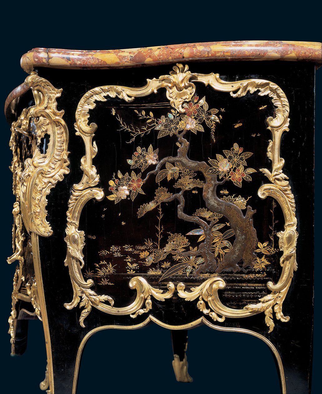 Commode door Bernard van Risenburgh II