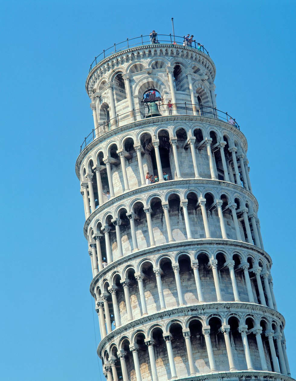 Uitzicht op de scheve toren door Bonannus of Pisa