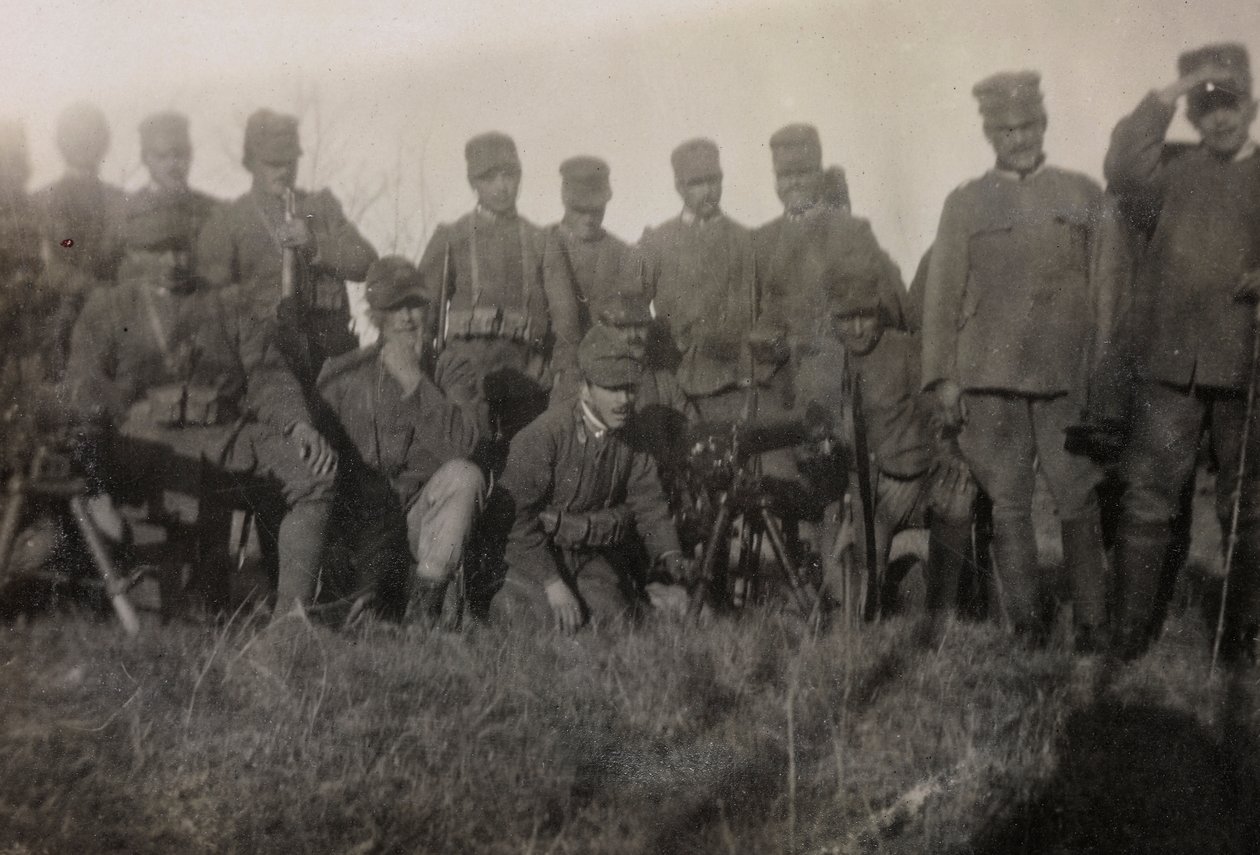 Album van de Eerste Wereldoorlog in Friuli-Venezia Giulia: groepsportret van de kanonniers van de 112e Infanterie door Bourbon Del Monte