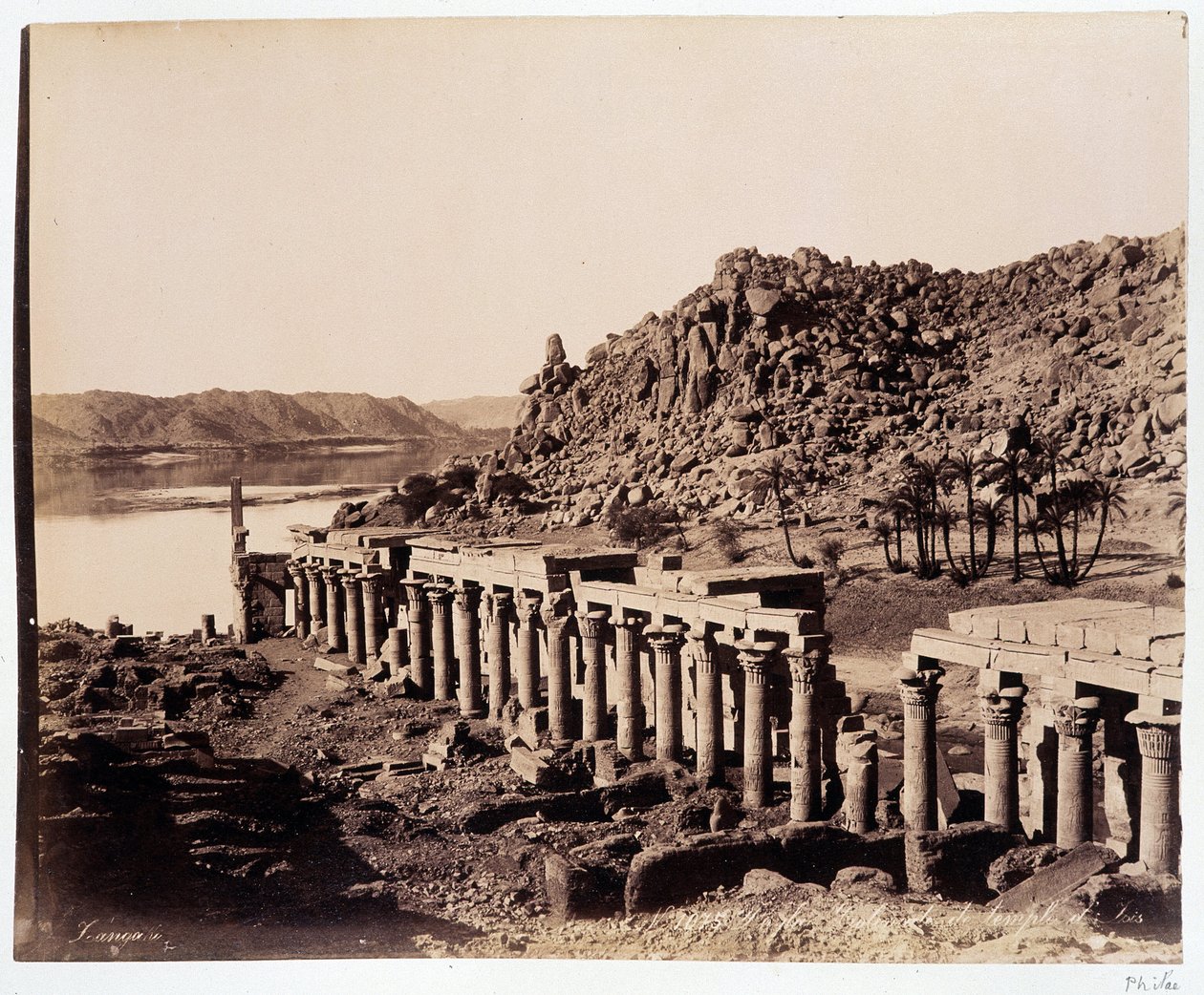 Ruïnes van de tempel van Isis in Egypte - foto van de Zangali broers, eind 19e eeuw door Brothers Zangaki