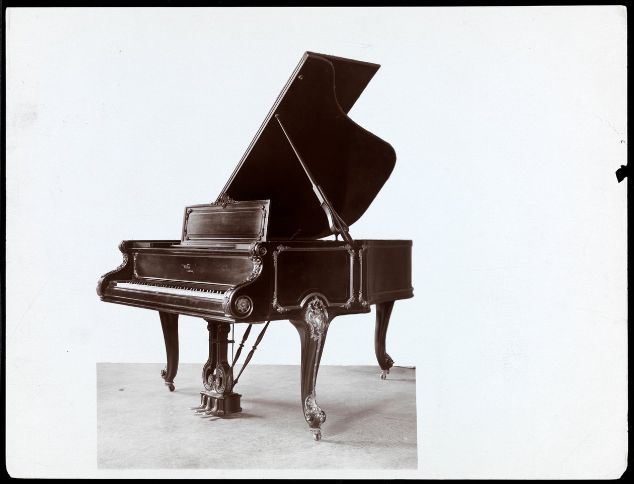 Een piano door Weber und Co., New York, tussen 1900-20 door Byron Company