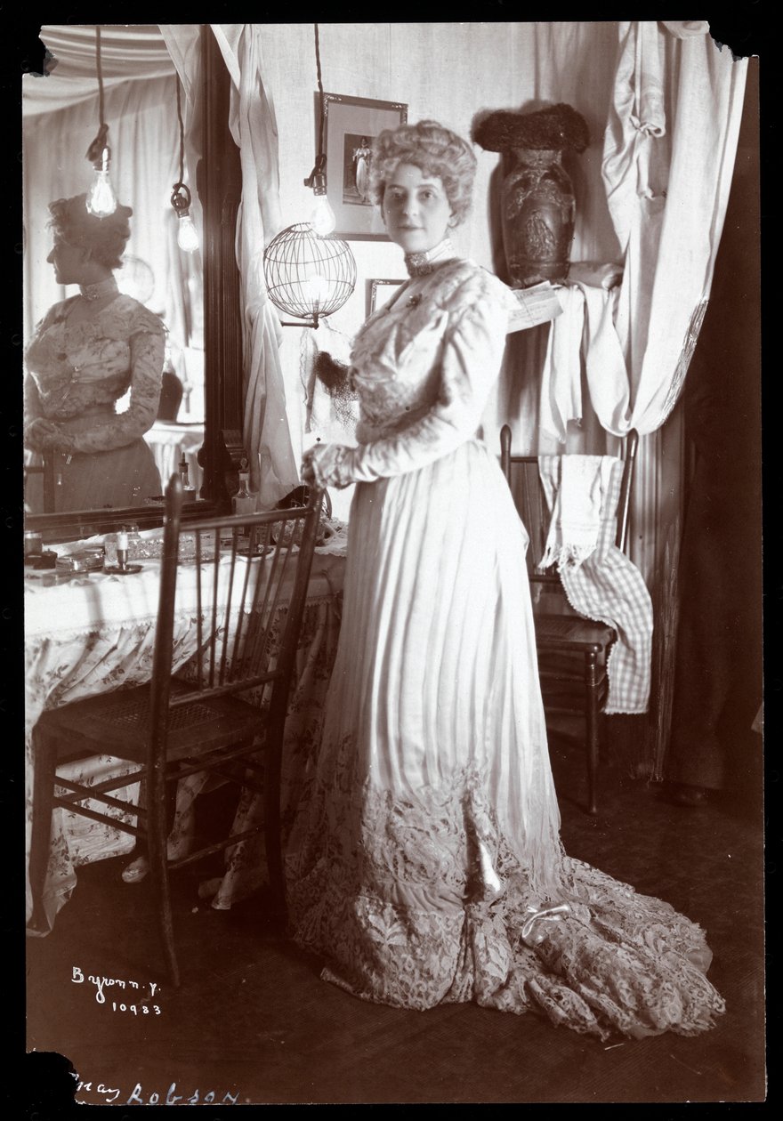 May Robson, 1901 (zilveren gelatin afdruk) door Byron Company