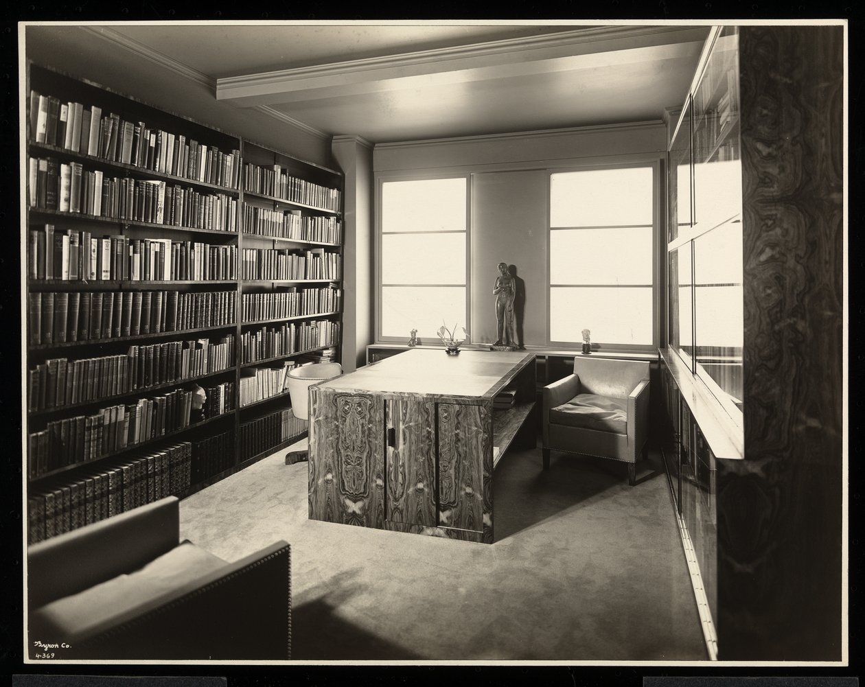 De bibliotheek in het huis van de heer John A. Dunbar, 50 East 77th Street, New York, 1931 door Byron Company