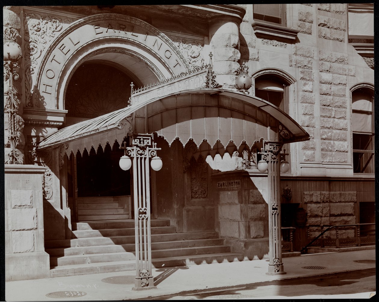 Ingang van het Hotel Earlington, 55 West 27th Street, New York, 1906 door Byron Company