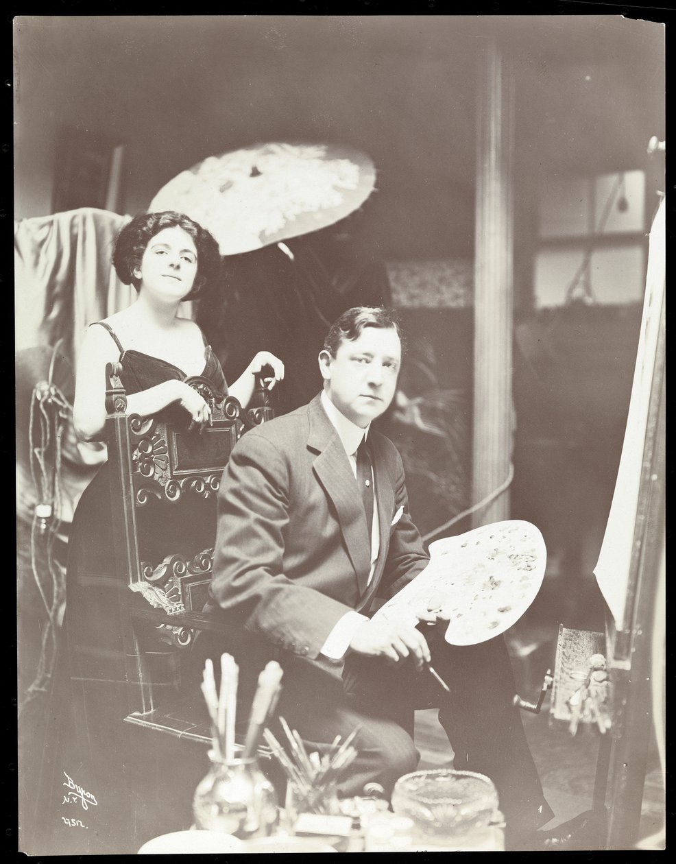 Harrison Fisher en model, 1908-9 door Byron Company