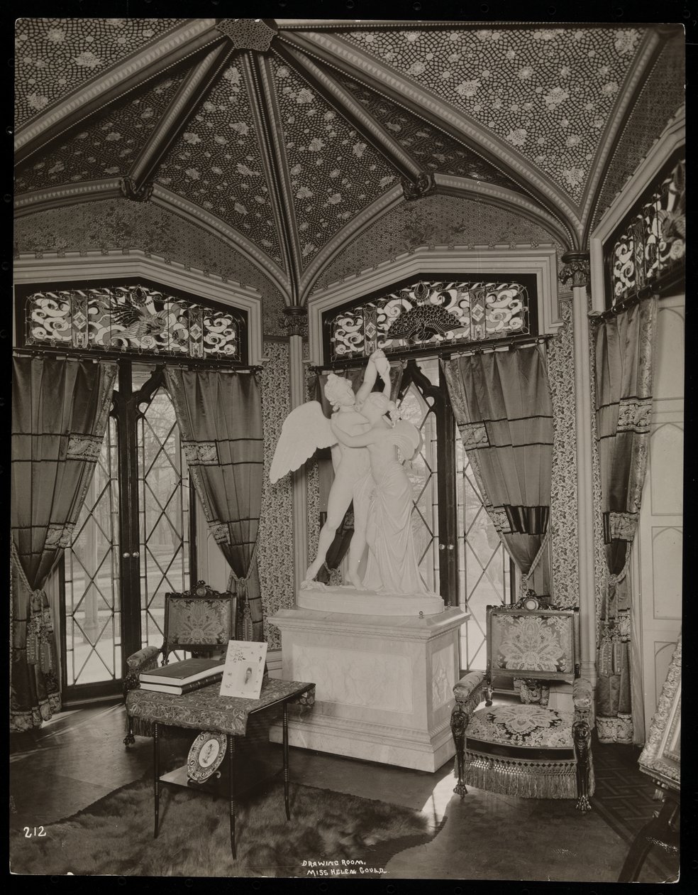 De salon van het Helen Gould landgoed (voormalige Jay Gould residentie) in Tarrytown, New York, 1893-94 door Byron Company