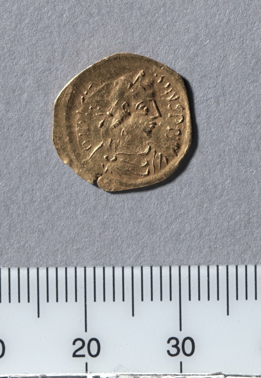 Halve Tremissis van Justinianus I, Constantinopel, 527-565 (goud) door Byzantine School