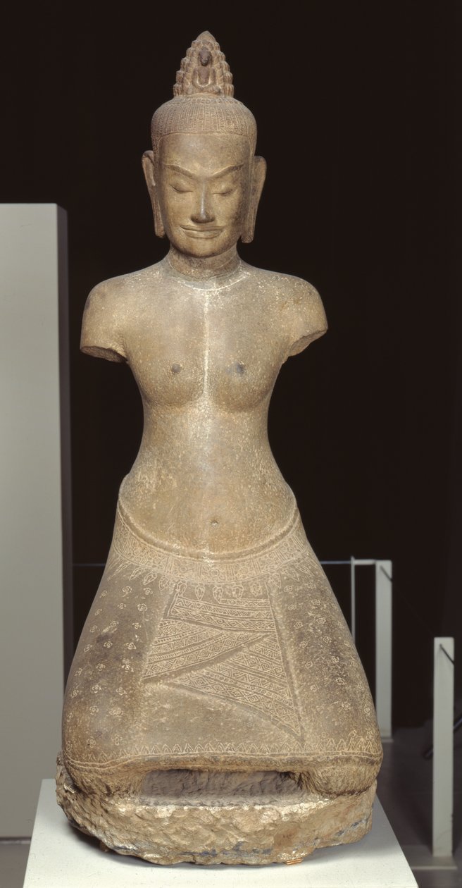 Standbeeld van Jayarajadevi in de gedaante van de boeddhistische godheid Tara of Prajnaparamita (zandsteen) door Cambodian School