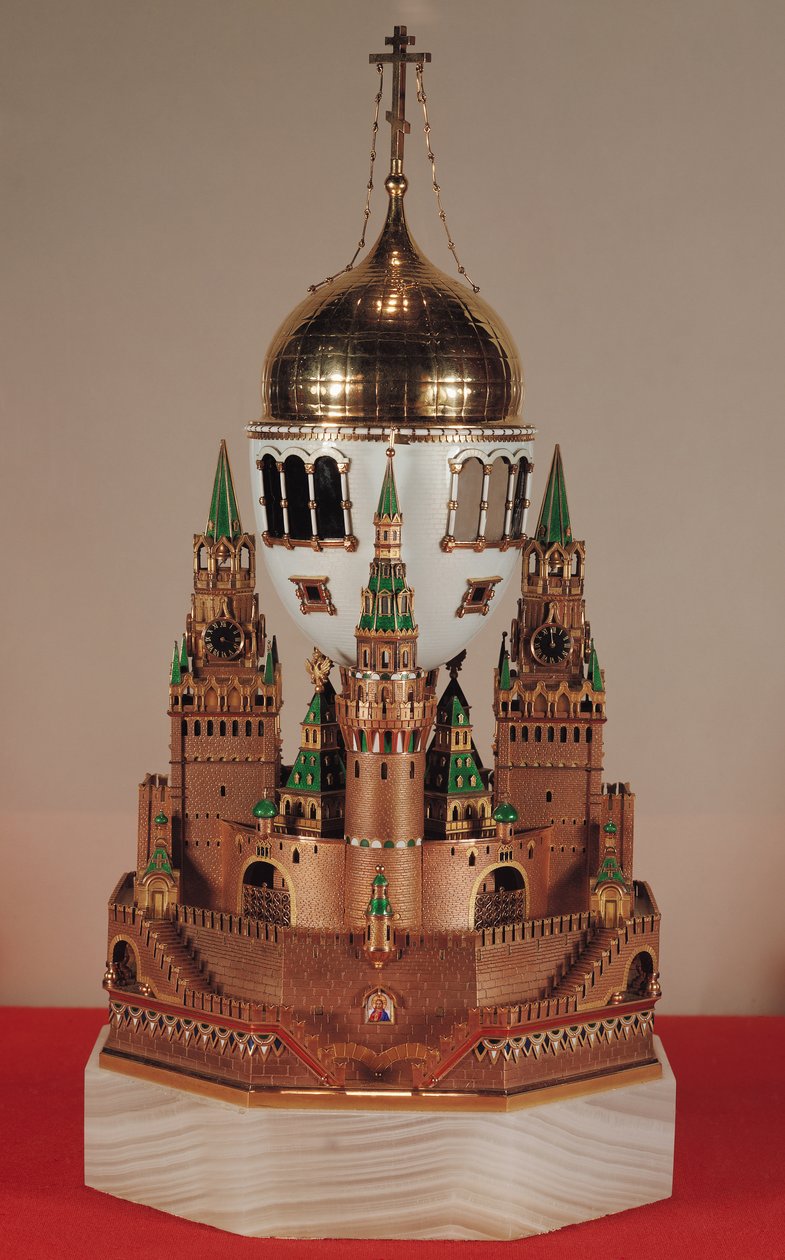 Paasei in de vorm van de Uspensky-kathedraal, Kremlin, gegeven door Tsaar Nicolaas II (1868-1918) aan zijn vrouw, Tsarina Alexandra (1872-1918) 1904 door Carl Fabergé