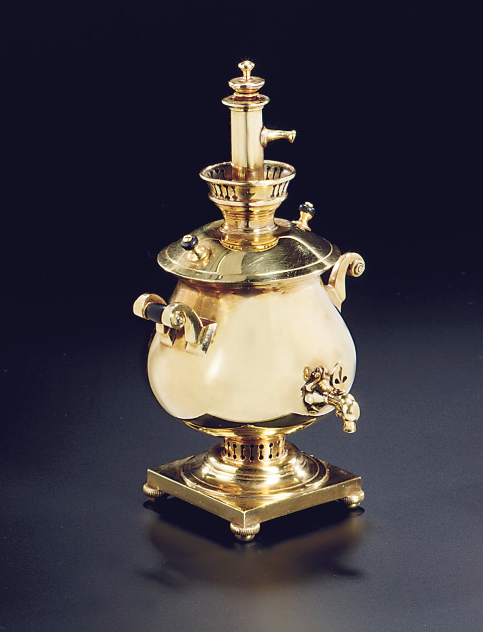 Miniatuur samovar geurfles met stop, waarschijnlijk Moskou, 1908-17 door Carl Fabergé