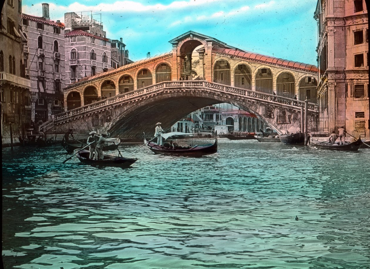 Italië, Venetië, Rialtobrug en Canal Grande door Carl Simon