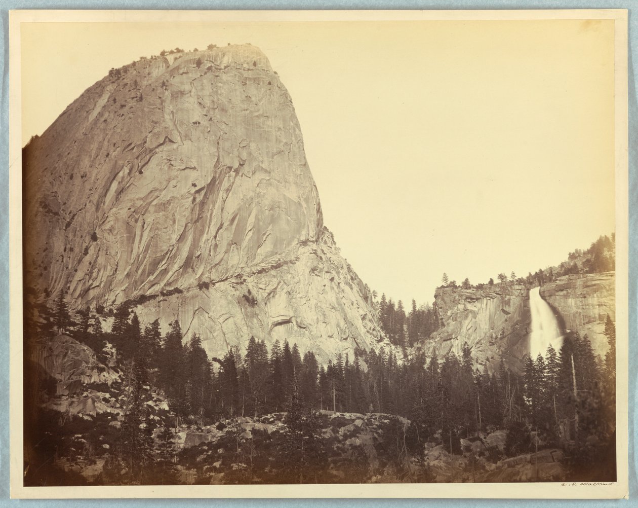 Mount Broderick, Nevada Falls, 700 voet, Yosemite door Carleton E. Watkins
