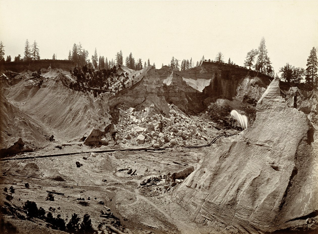 Union Diggings, Columbia Hill, Nevada County door Carleton E. Watkins