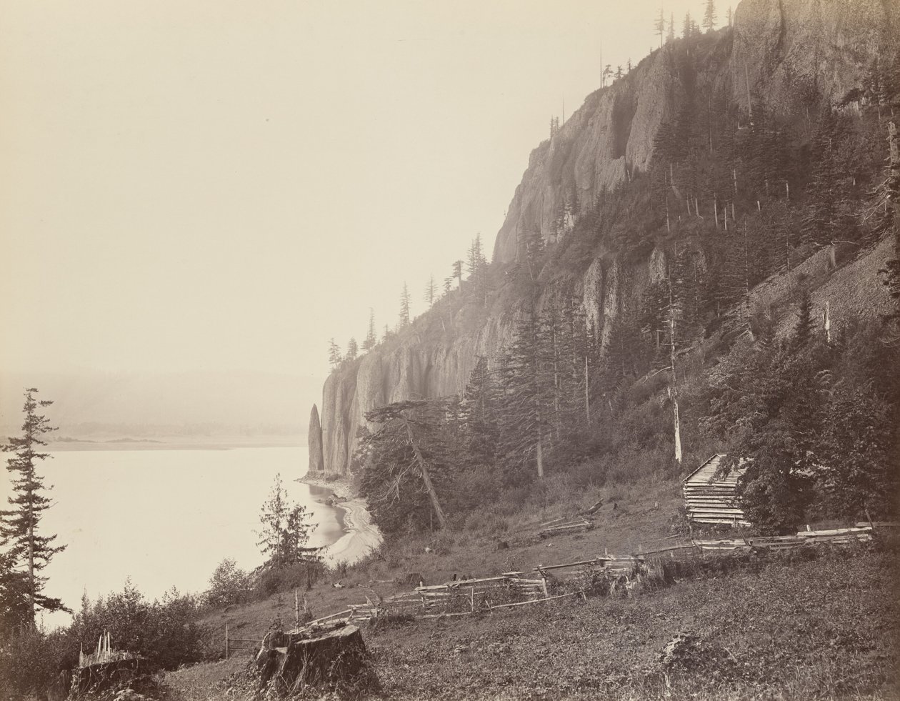 Kaap Hoorn, rivier Columbia,1867 (foto) door Carleton Emmons Watkins