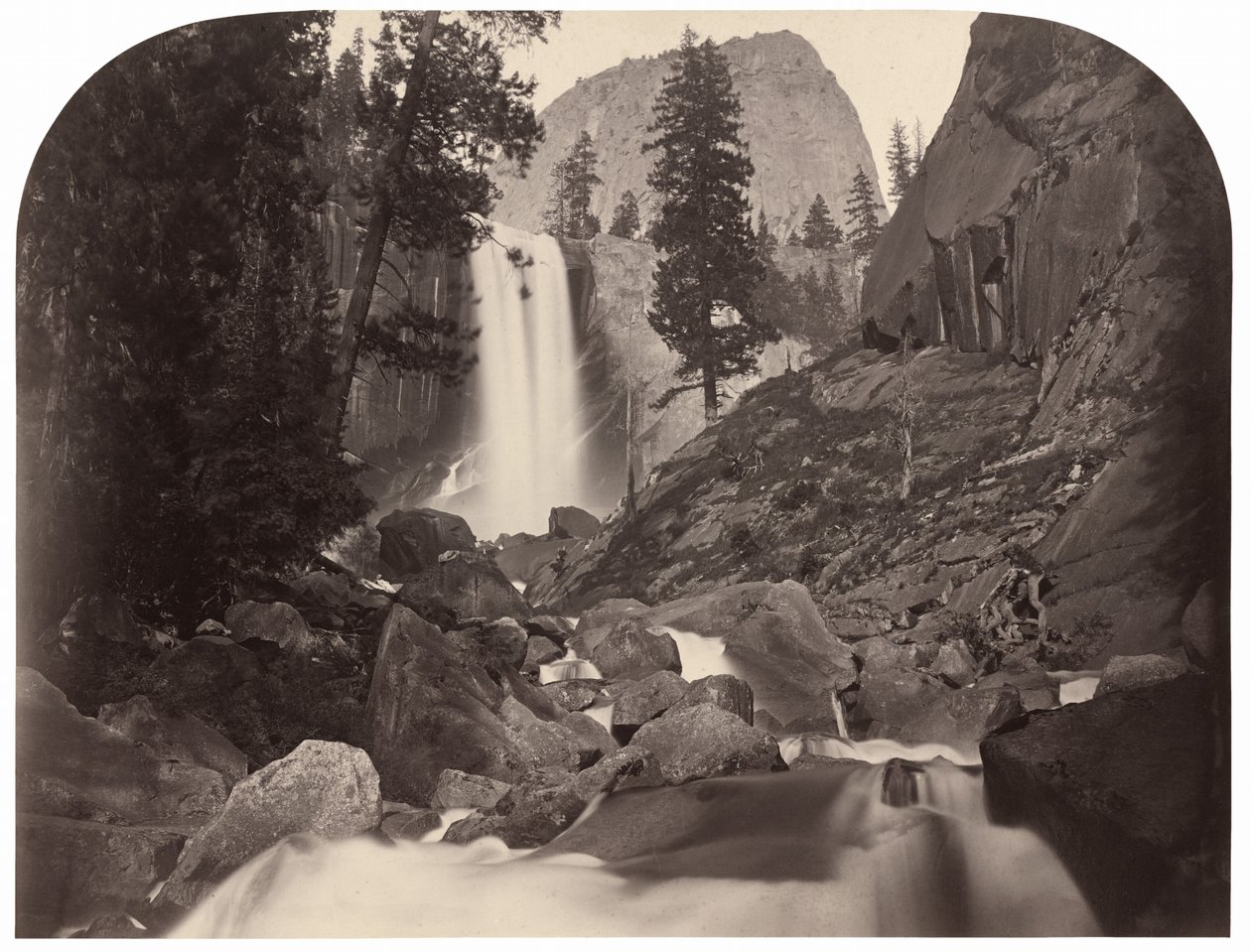 Piwyac, Vernal Fall, 300 voet, Yosemite, 1861 door Carleton Emmons Watkins