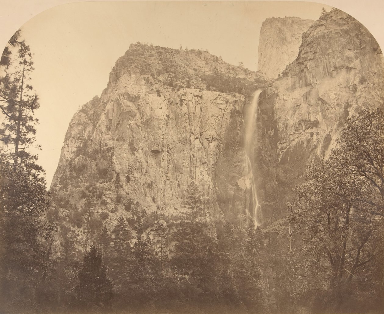 Pohono, Bridal Veil, 900 Feet, Yosemite, 1861 door Carleton Emmons Watkins