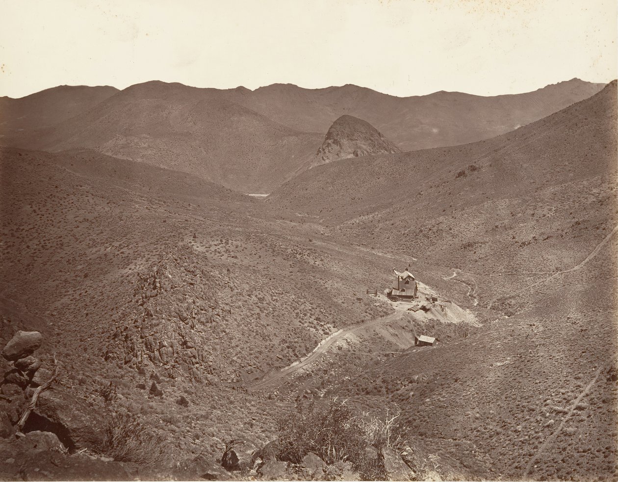 Sutro Tunnel Schacht Nr. 2, 1875 door Carleton Emmons Watkins