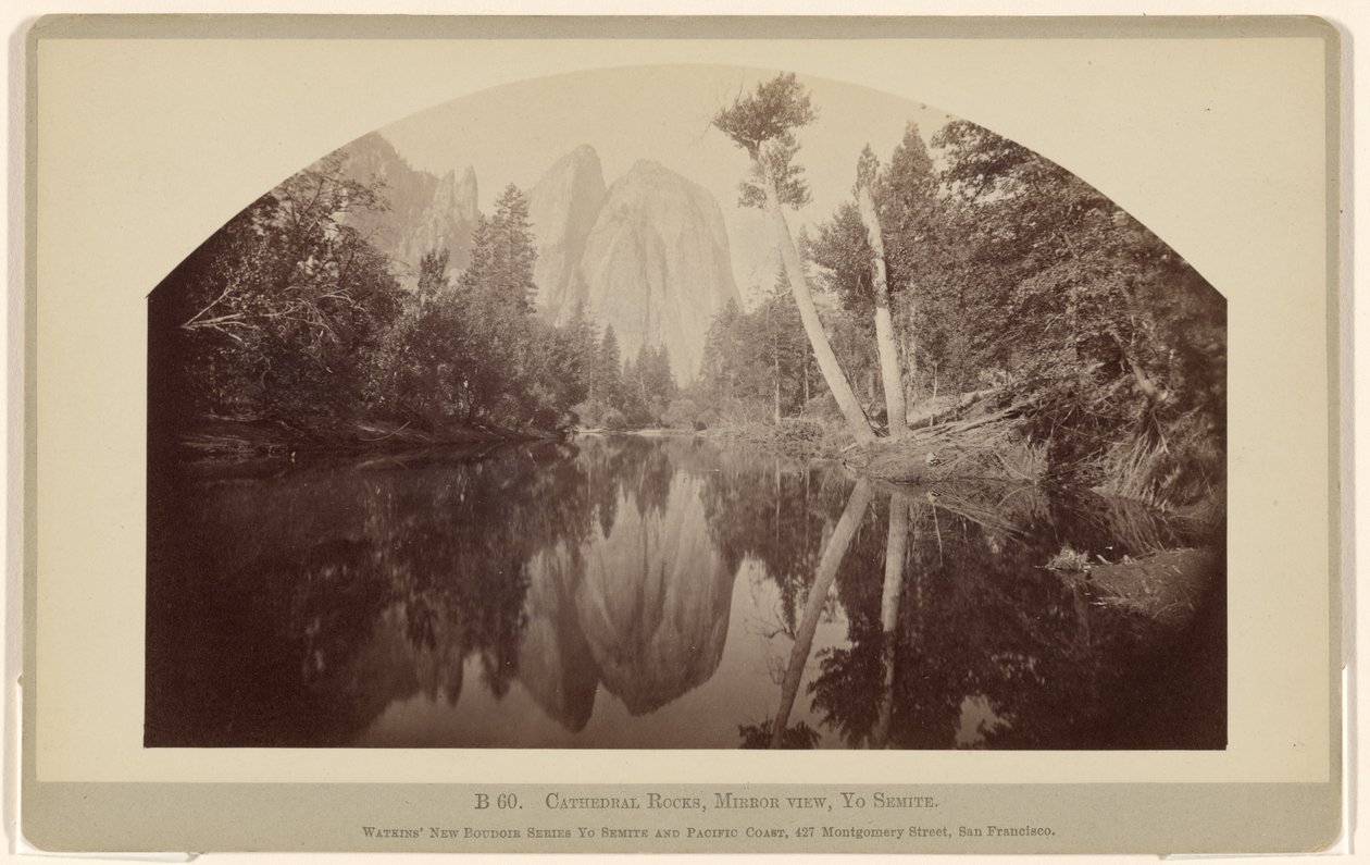 B 60. Cathedral Rocks, spiegelbeeld, Yosemite door Carleton Watkins