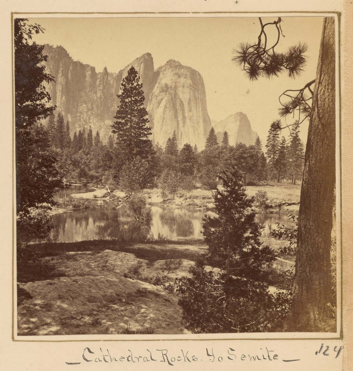 Kathedraalrotsen, 2600 voet door Carleton Watkins