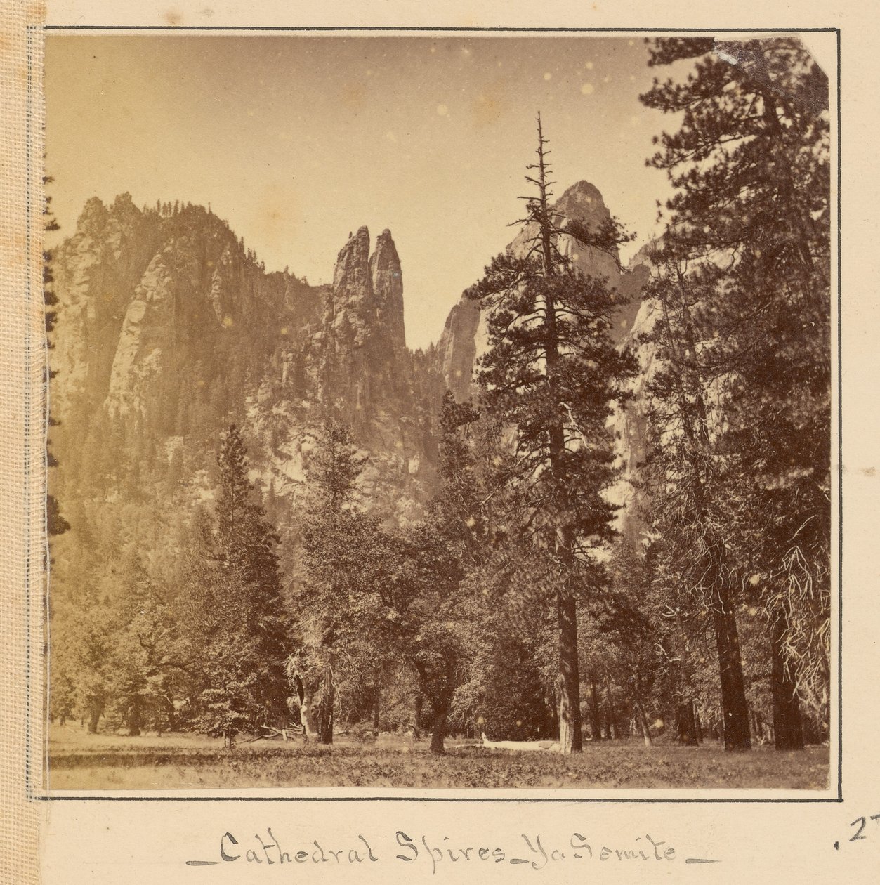 Kathedraaltorens, 2200 voet door Carleton Watkins