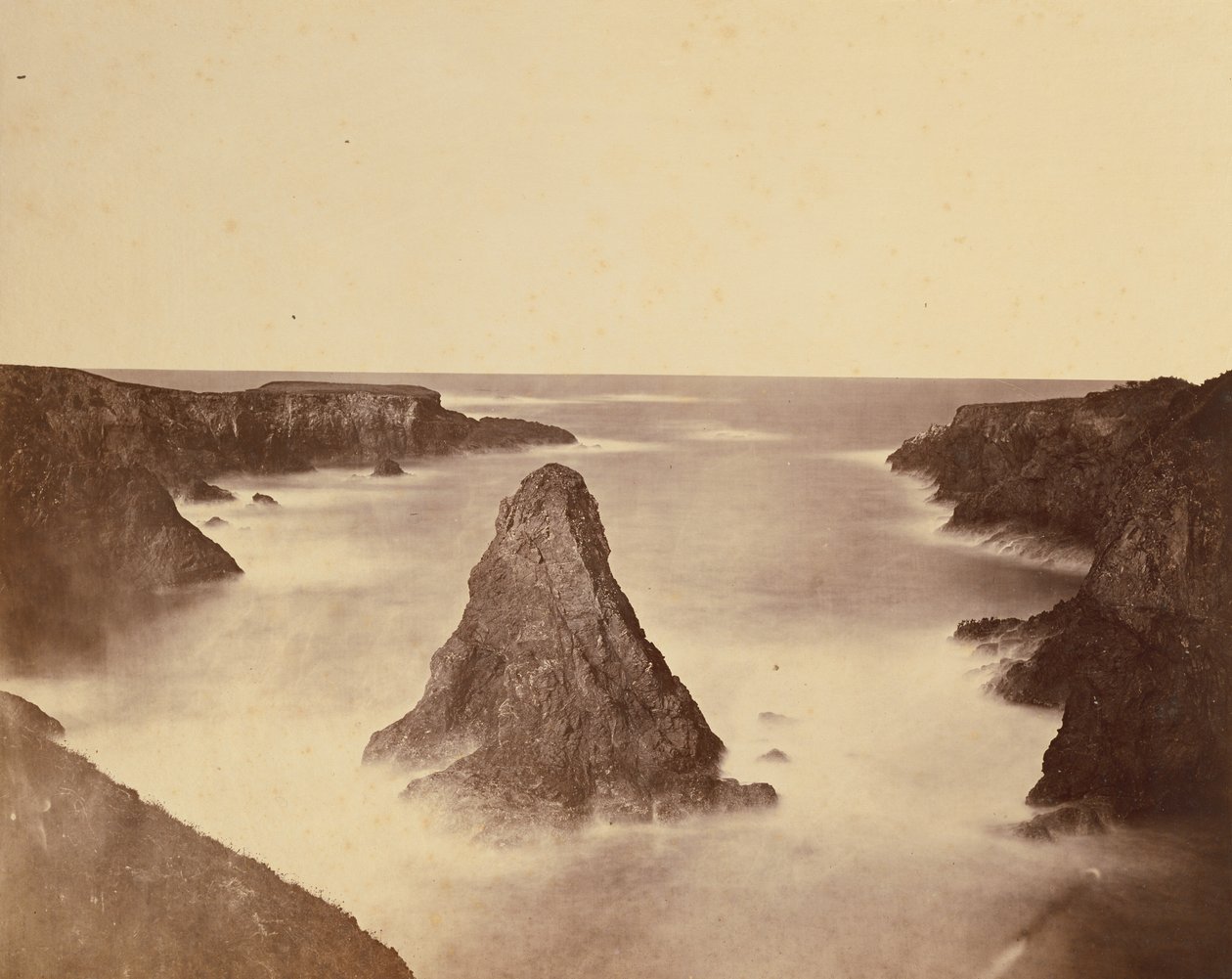 [Kustgezicht nr. 1] / [Kustgezicht, Mendocino] door Carleton Watkins