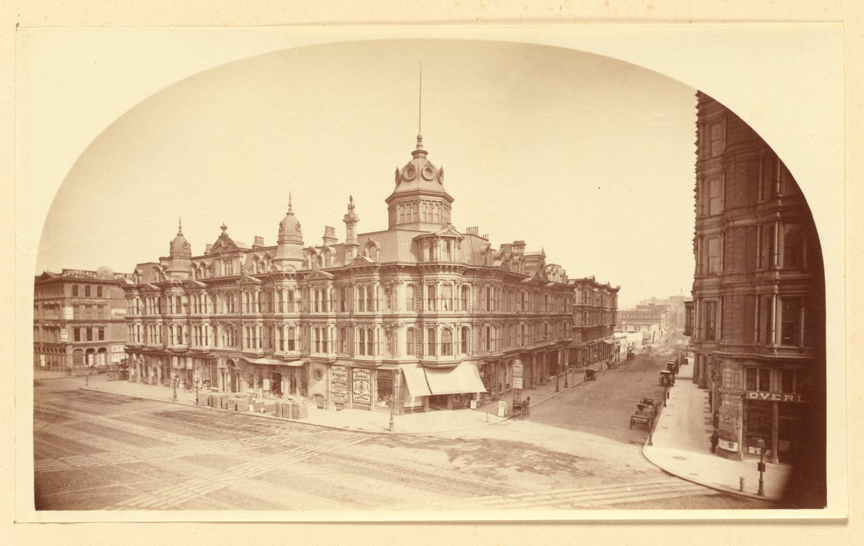 Grand Hotel, S.F. door Carleton Watkins
