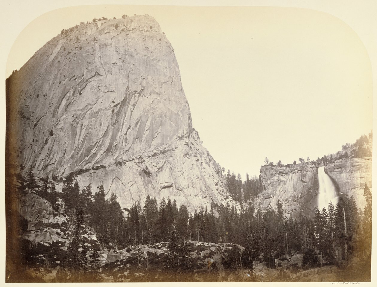 [Mount Broderick - Nevadawaterval - Yosemite] door Carleton Watkins
