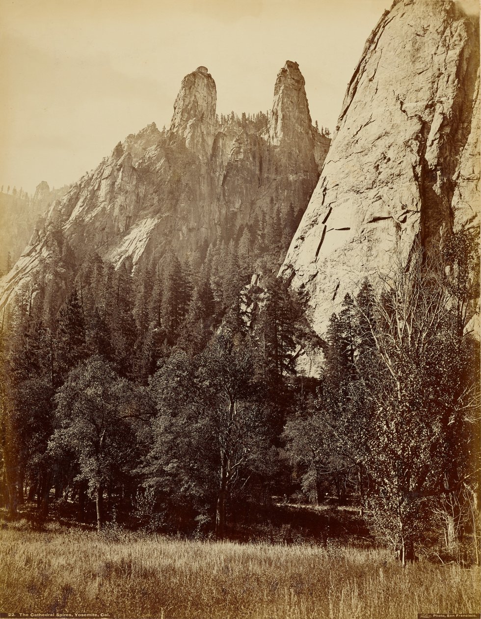 De kathedraalspitsen, Yosemite, Californië door Carleton Watkins