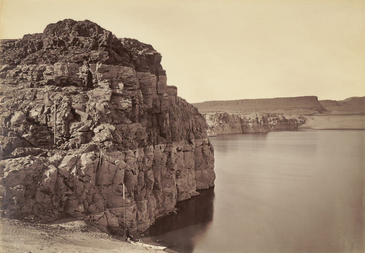[The Dalles, uitersten van hoog- en laagwater, 92 voet] / [Kop van de Dalles, Columbia River, Oregon] door Carleton Watkins