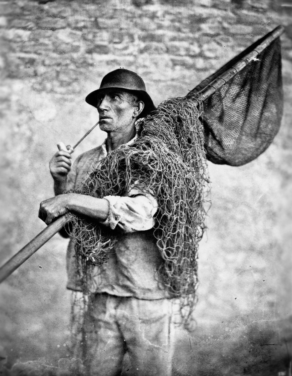 Portret van een Visser die zijn Netten Draagt door Carlo Naya