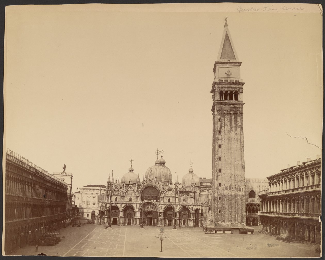 Basiliek van San Marco met klokkentoren, Venetië door Carlo Naya