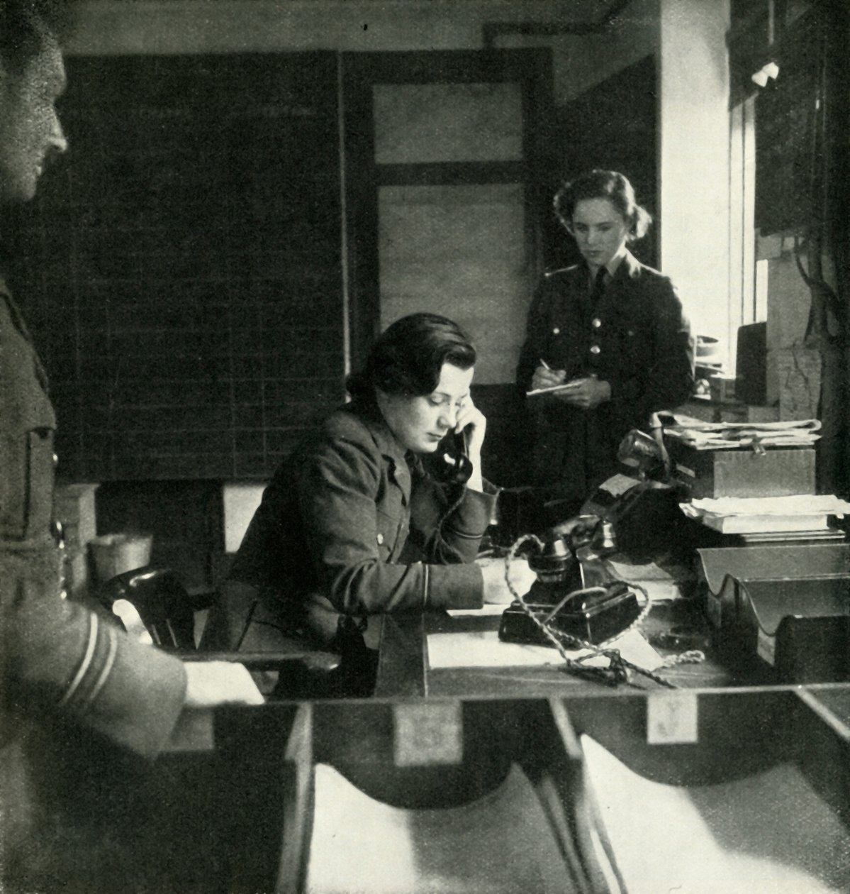 Een station inlichtingenkamer door Cecil Beaton